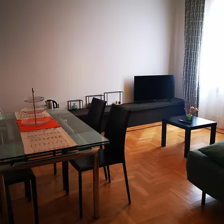 Ca Porticoes Apartman *